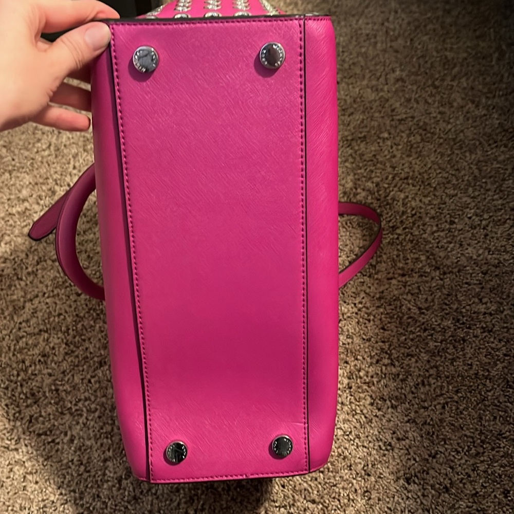 Michael Kors magenta purse - Picture 10 of 12